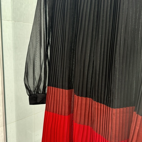 French Connection,0, mini flowy dress w/sheer sleeves - Picture 2 of 4